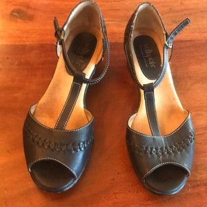Soft spots Mary Jane shoes